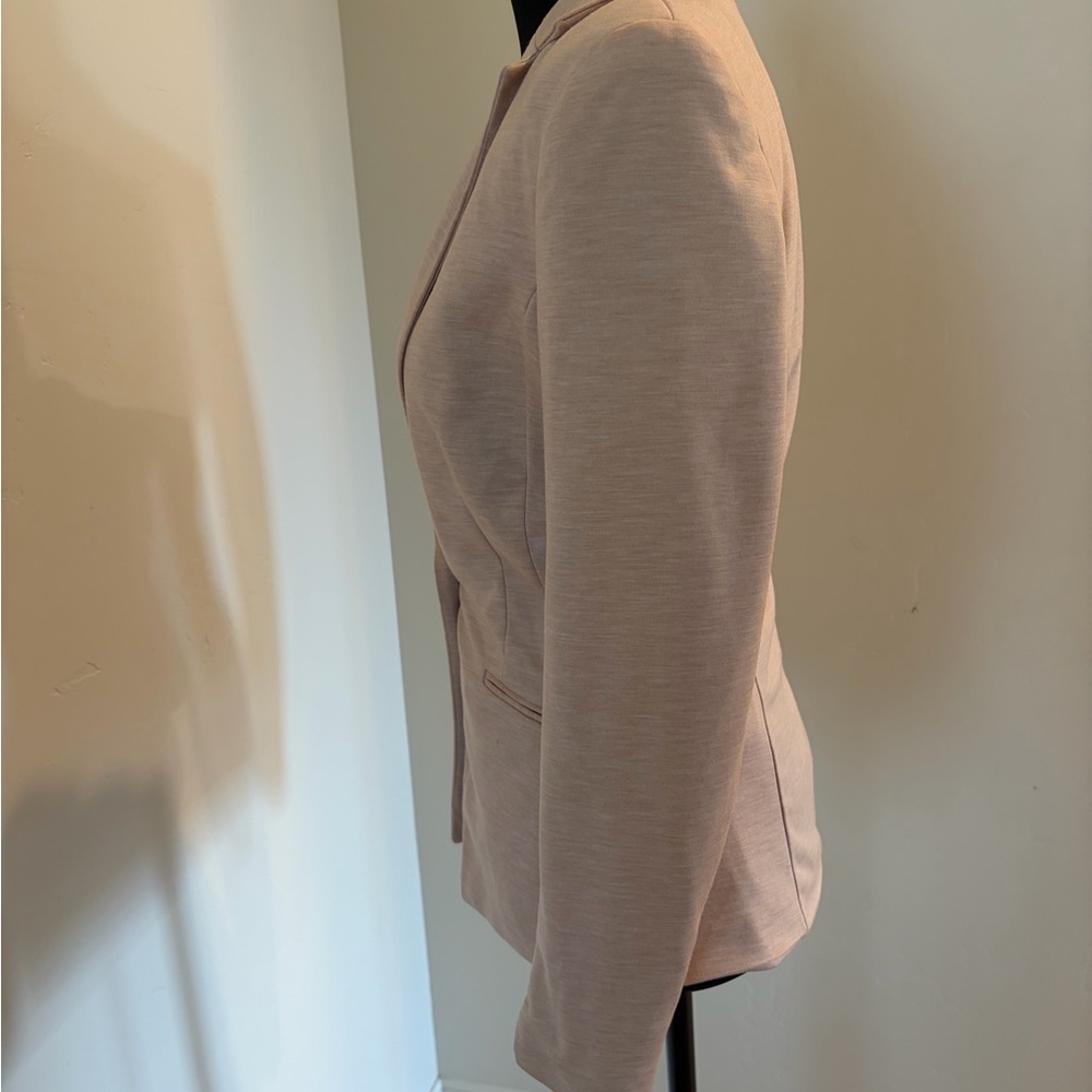 3/$15! H&M Classic Light Pink Women's Blazer - Picture 2 of 9